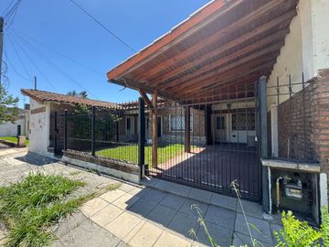 VENTA CASA 4AMB PADUA ESTACION CON PARQUE LIBRE