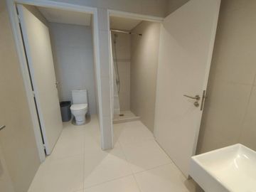VENTA MONOAMBIENTE CON BALCON EN 