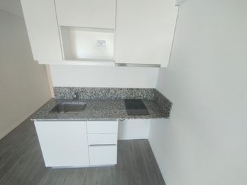 VENTA MONOAMBIENTE CON BALCON EN 