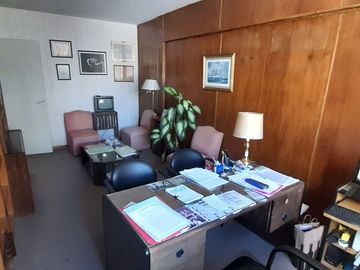 VENTA DE OFICINA 3 AMBIENTES CON BAÑO TRIBUNALES