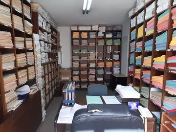 VENTA DE OFICINA 3 AMBIENTES CON BAÑO TRIBUNALES