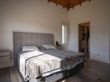 CASA EN ALQUILER ANUAL HARAS SANTA MARIA AMOBLADA