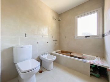 DUPLEX EN VENTA RINGUELET 2 DORMITORIOS COCHERA