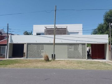 DUPLEX EN VENTA RINGUELET 2 DORMITORIOS COCHERA