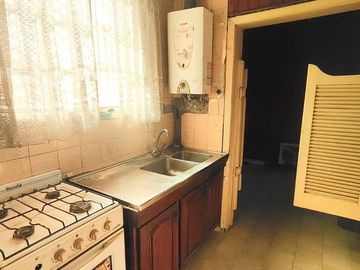 CASA EN VENTA EN LANUS. INVERSION!