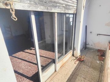 CASA EN VENTA EN LANUS. INVERSION!
