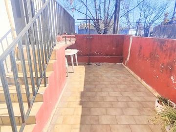 CASA EN VENTA EN LANUS. INVERSION!