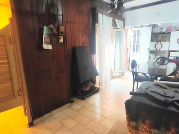 CASA EN VENTA EN LANUS. INVERSION!