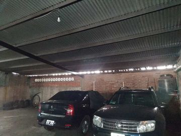 GALPON+DEPTO 3 AMB C/PATIO Y BALCON LANUS ESTE