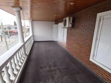 GALPON+DEPTO 3 AMB C/PATIO Y BALCON LANUS ESTE