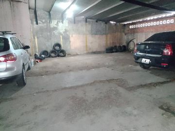 GALPON+DEPTO 3 AMB C/PATIO Y BALCON LANUS ESTE