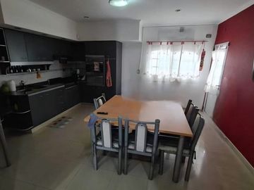 GALPON+DEPTO 3 AMB C/PATIO Y BALCON LANUS ESTE