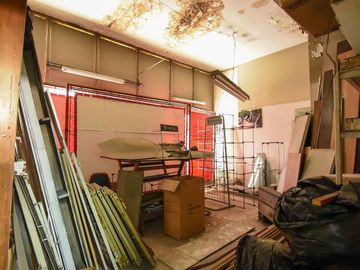 Venta local en Liniers sobre Av. Rivadavia 210 m2
