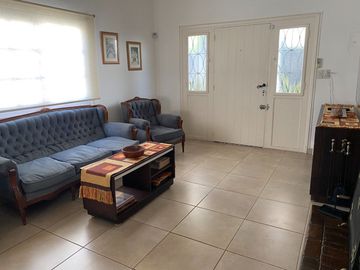 VENTA CASA 5 AMBIENTES ISIDRO CASANOVA PILETA CLIM