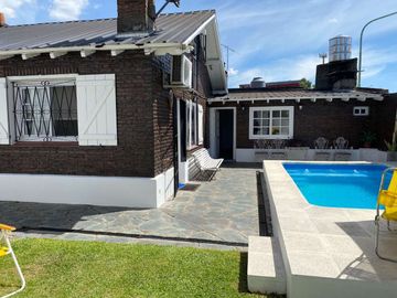 VENTA CASA 5 AMBIENTES ISIDRO CASANOVA PILETA CLIM