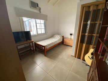 VENTA CASA 5 AMBIENTES ISIDRO CASANOVA PILETA CLIM