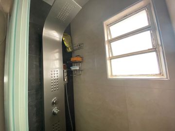 VENTA CASA 5 AMBIENTES ISIDRO CASANOVA PILETA CLIM
