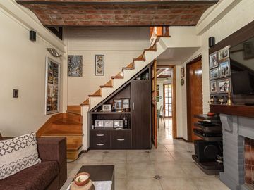 VENTA TRIPLEX 4 AMBIENTES C EVITA PERMUTA