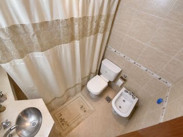 VENTA PH 3 AMB CON PATIO PARRILLA Y COCHERA DEVOTO