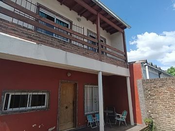 CASA 5 AMB VENTA MORENO MULTIFAMILIAR + 3 DPTOS
