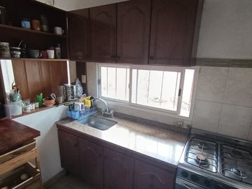 CASA 5 AMB VENTA MORENO MULTIFAMILIAR + 3 DPTOS