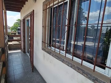 CASA 5 AMB VENTA MORENO MULTIFAMILIAR + 3 DPTOS