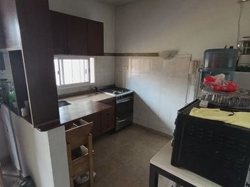 CASA 5 AMB VENTA MORENO MULTIFAMILIAR + 3 DPTOS
