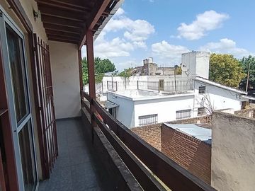 CASA 5 AMB VENTA MORENO MULTIFAMILIAR + 3 DPTOS