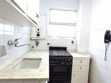 VENTA DTO 2 AMB CABALLITO BAJ. EXPENSAS SBTE A Y E