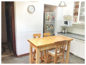 ALQUILER RESIDENCIAL. CASA ESTILO INGLÉS 6AMB.
