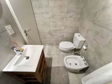 Venta Dúplex 4 amb. Cochera, terraza y jardin