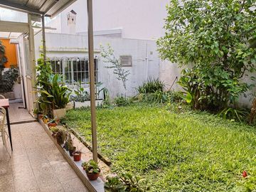 Venta departamento con jardín en Nuñez