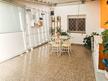 Venta departamento con jardín en Nuñez