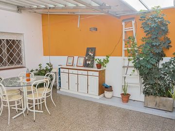 Venta departamento con jardín en Nuñez