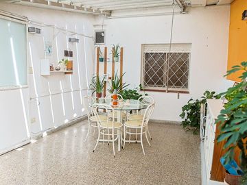 Venta departamento con jardín en Nuñez