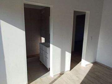 VENTA CASA 4 AMBIENTES PARQUE SAKURA CON PILETA