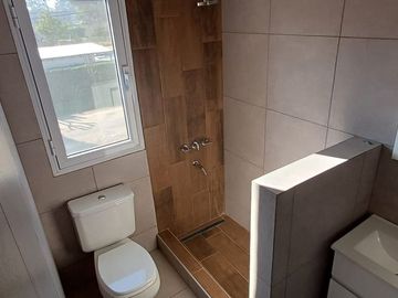 VENTA CASA 4 AMBIENTES PARQUE SAKURA CON PILETA