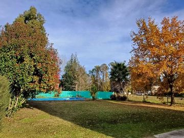 VENTA CASA 4 AMBIENTES PARQUE SAKURA CON PILETA