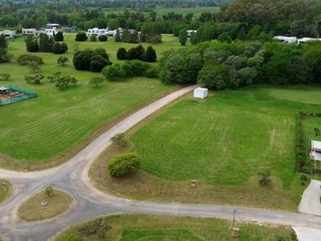 VENTA LOTE INT Bo MEDAL GOLF PILAR 1323M2 FINANCIA