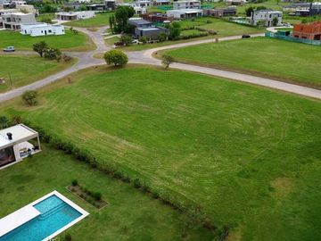 VENTA LOTE INT Bo MEDAL GOLF PILAR 1323M2 FINANCIA