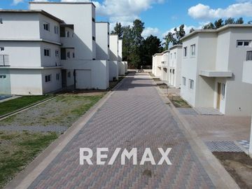 VENTA DPTO PB 3AMB. C/JARDIN CHIC PILAR FINANCIAC.