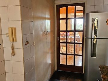 VENTA DEPTO 3 AMB, LUMINOSO, BALCÓN AL FRENTE