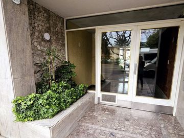 VENTA DEPTO 3 AMB, LUMINOSO, BALCÓN AL FRENTE