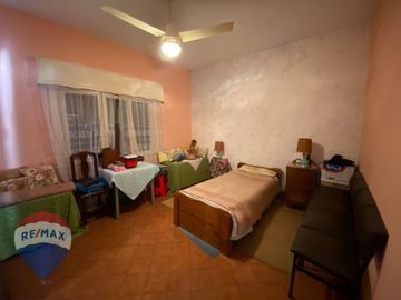 VENTA CASA 3 AMB + 2 DEPTOS, VICTORIA
