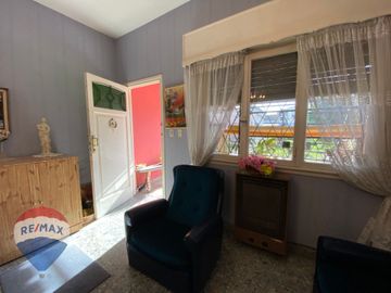 VENTA CASA 3 AMB + 2 DEPTOS, VICTORIA