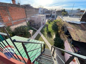 VENTA CASA 3 AMB + 2 DEPTOS, VICTORIA