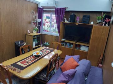 VENTA DEPTO 2 AMBIENTES, FLORES. SOBRE AV. GAONA