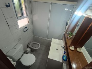VENTA DEPTO 2 AMBIENTES, FLORES. SOBRE AV. GAONA