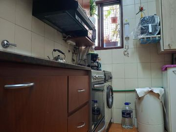 VENTA DEPTO 2 AMBIENTES, FLORES. SOBRE AV. GAONA