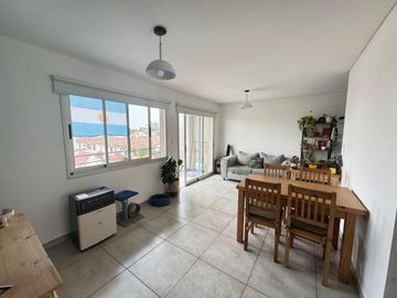 DPTO 3 AMB EN VENTA CON BALCON , BERAZATEGUI